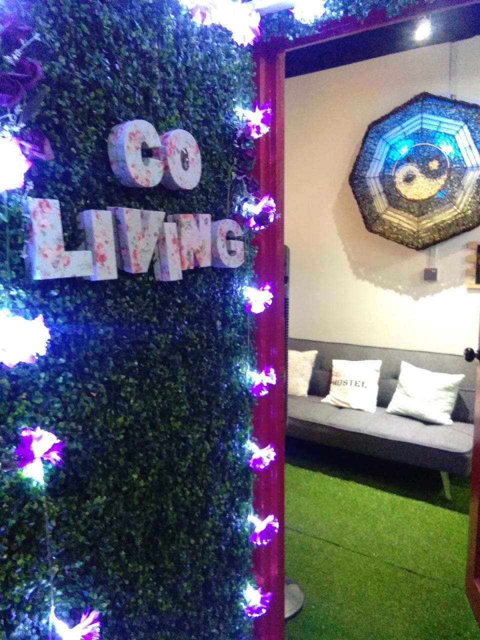 Co.Living Hostel Bandar Seri Begawan Exteriör bild
