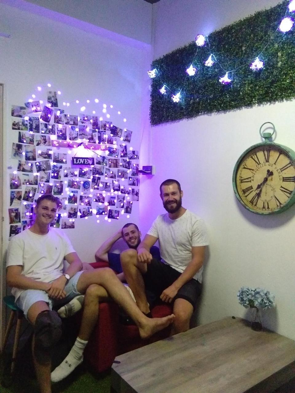 Co.Living Hostel Bandar Seri Begawan Exteriör bild