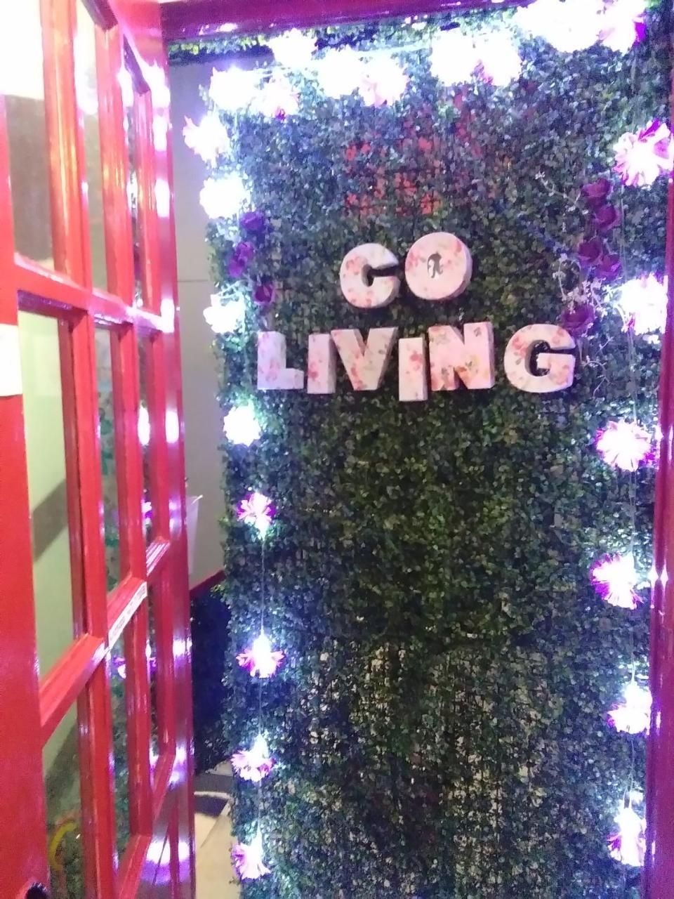 Co.Living Hostel Bandar Seri Begawan Exteriör bild