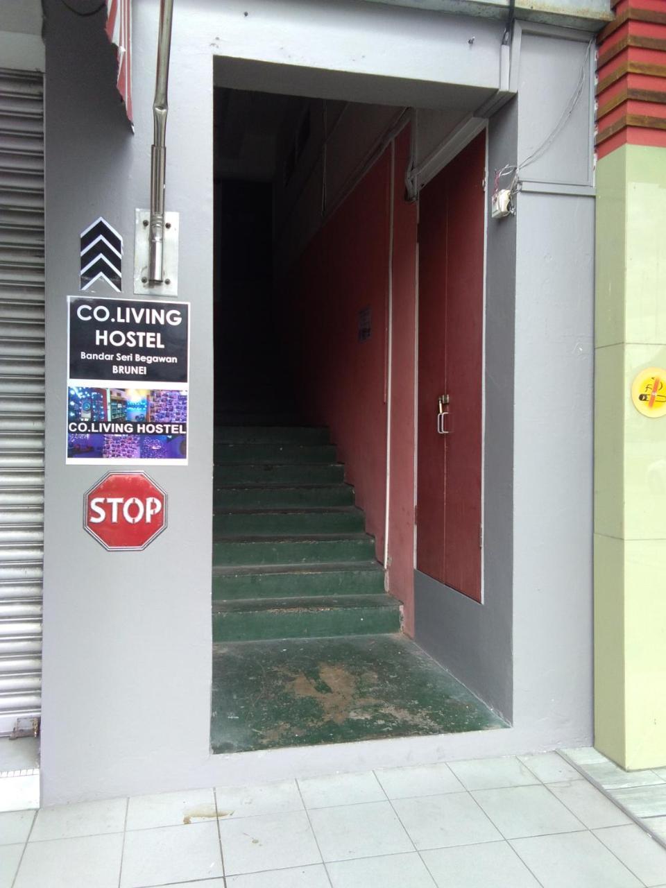 Co.Living Hostel Bandar Seri Begawan Exteriör bild