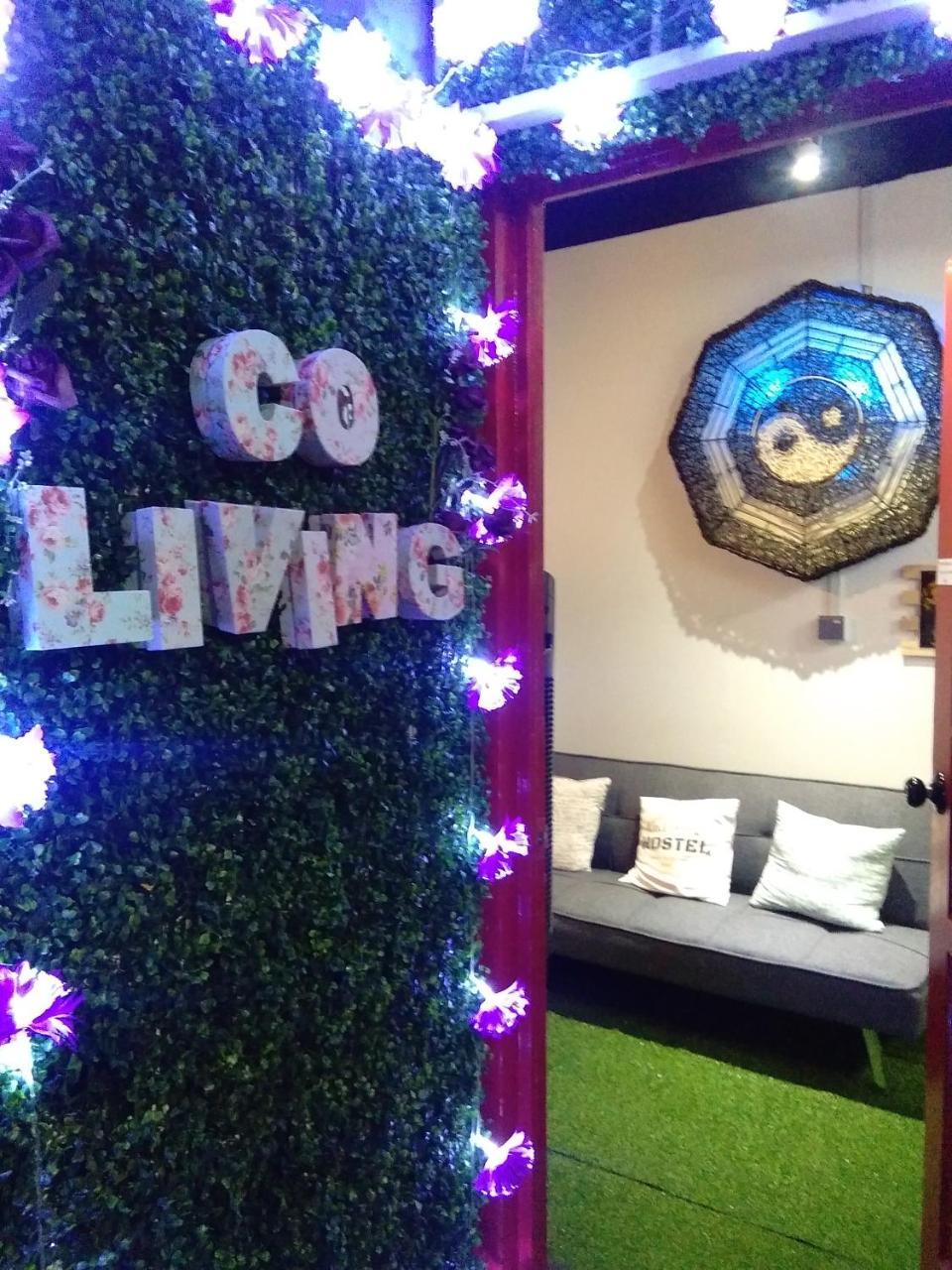Co.Living Hostel Bandar Seri Begawan Exteriör bild