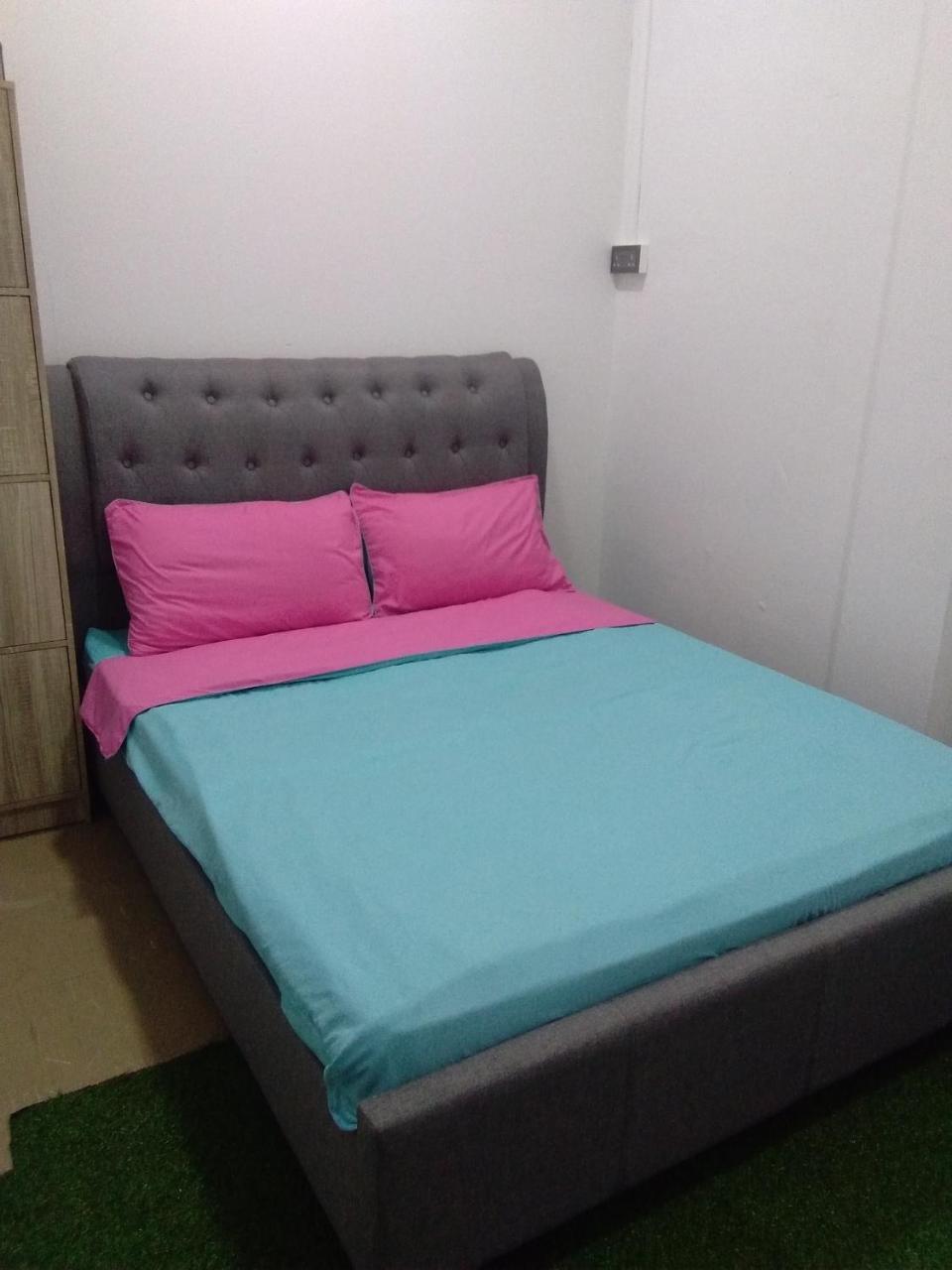 Co.Living Hostel Bandar Seri Begawan Exteriör bild