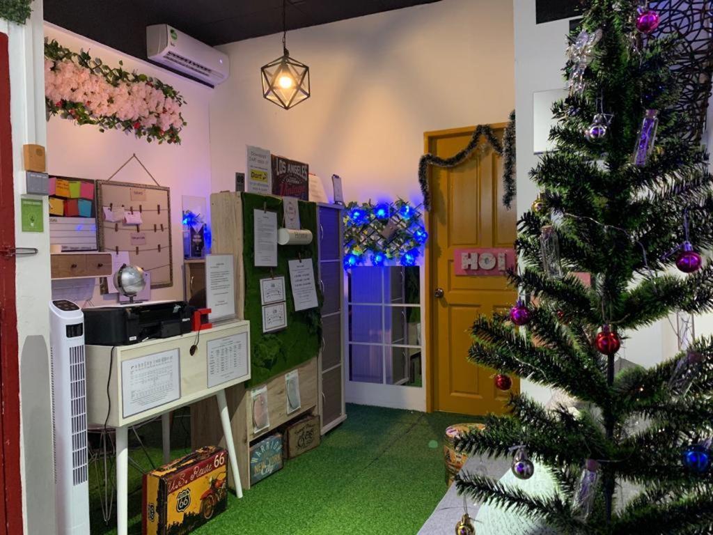 Co.Living Hostel Bandar Seri Begawan Exteriör bild