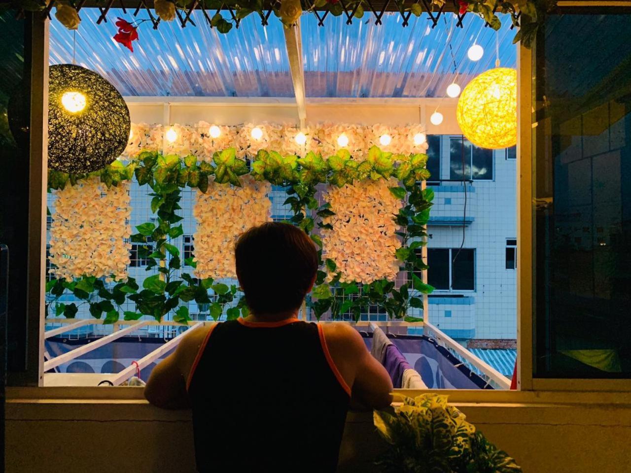 Co.Living Hostel Bandar Seri Begawan Exteriör bild