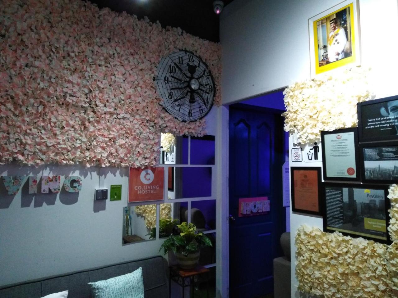Co.Living Hostel Bandar Seri Begawan Exteriör bild